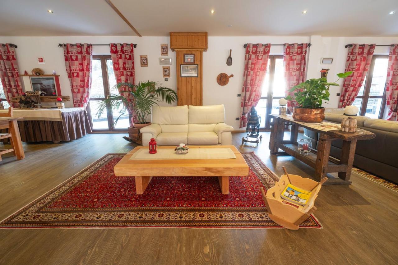 Hotel Boton D'Or & Wellness A La Thuile Bagian luar foto