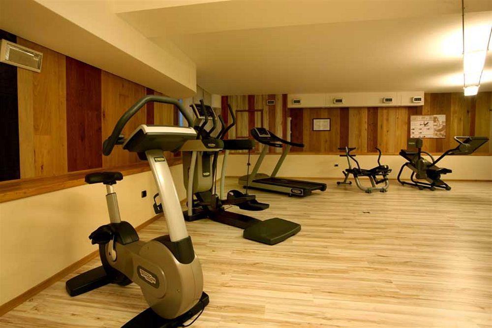 Hotel Boton D'Or & Wellness A La Thuile Bagian luar foto