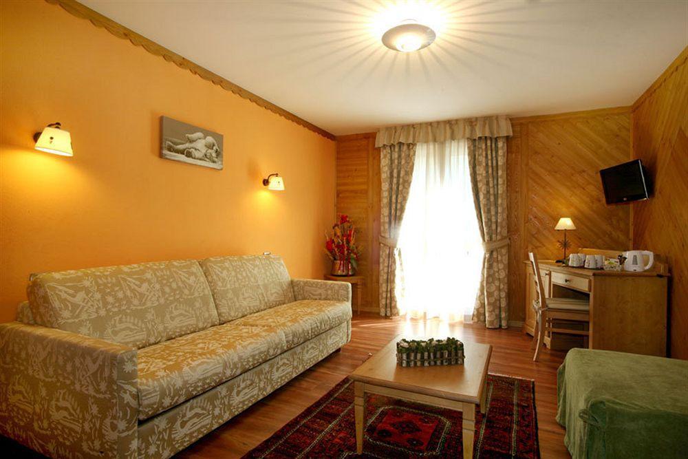 Hotel Boton D'Or & Wellness A La Thuile Bagian luar foto