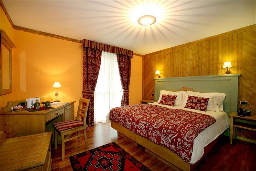 Hotel Boton D'Or & Wellness A La Thuile Bagian luar foto
