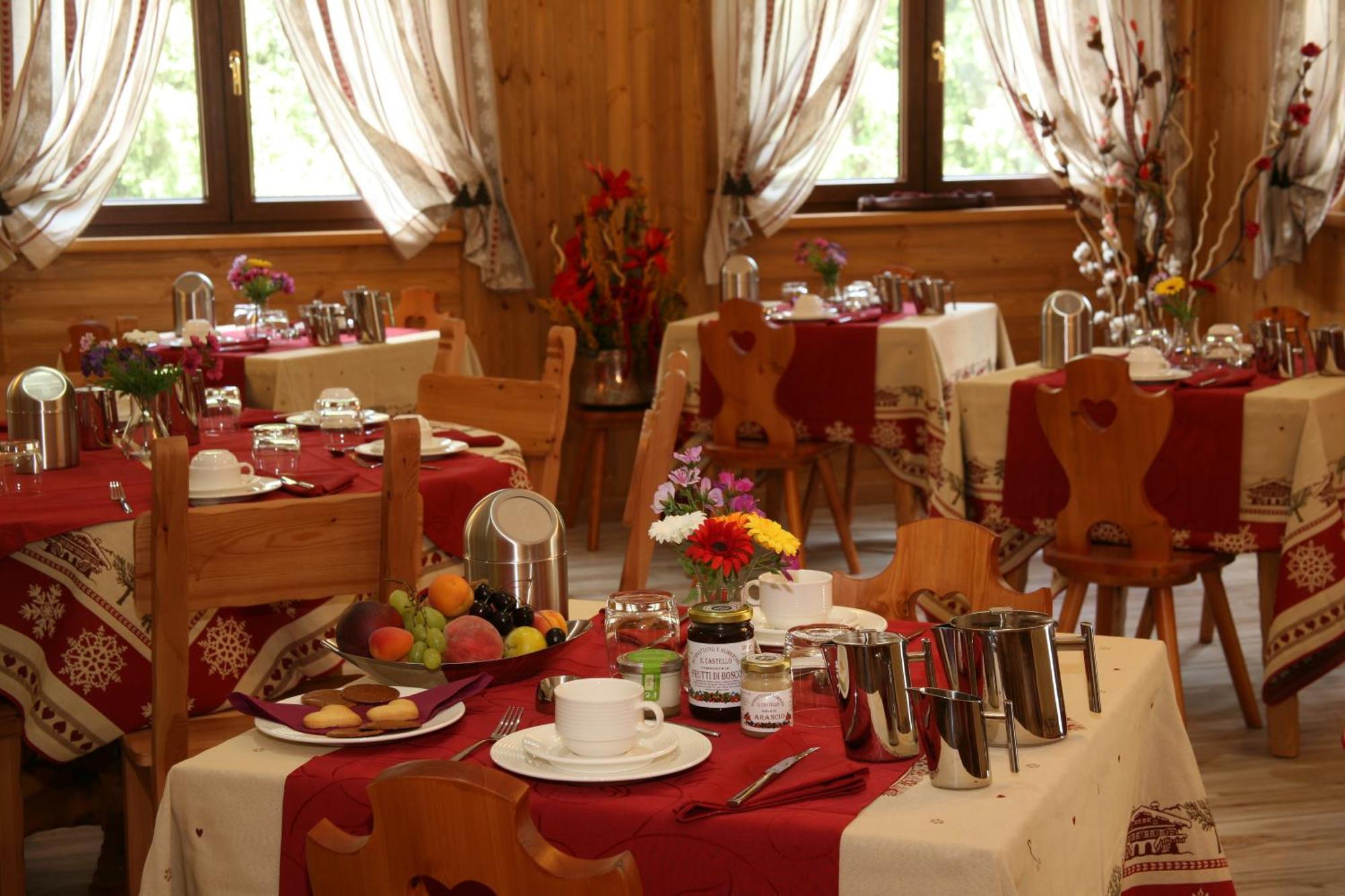 Hotel Boton D'Or & Wellness A La Thuile Bagian luar foto