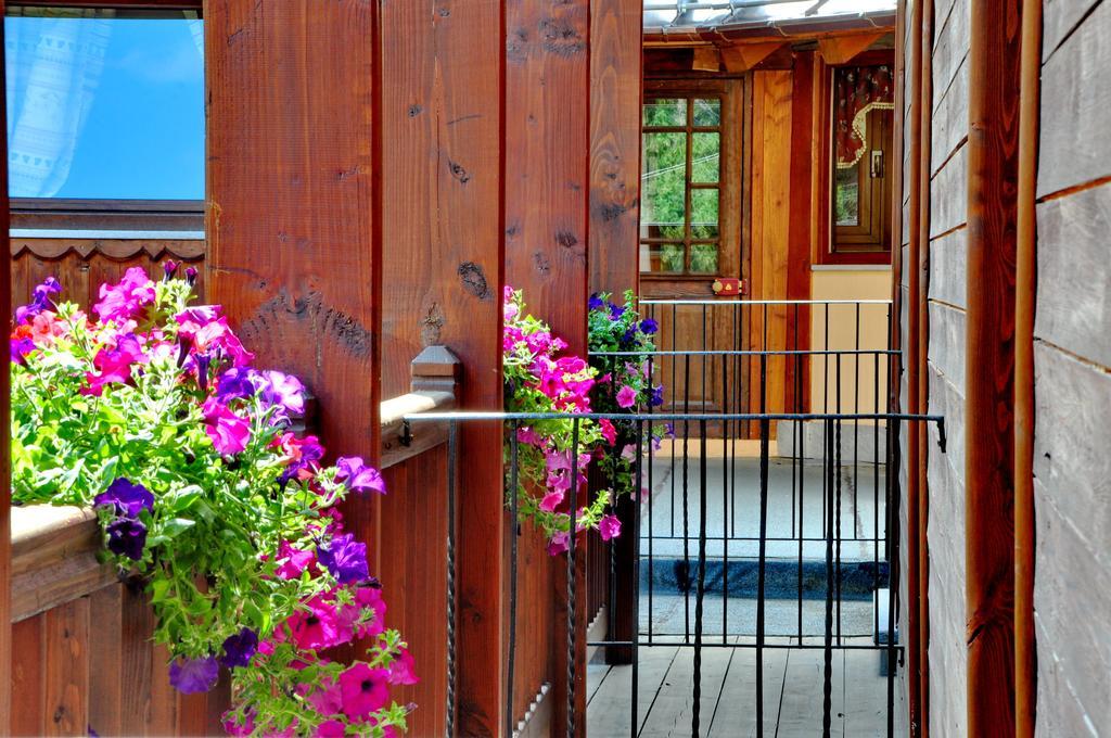 Hotel Boton D'Or & Wellness A La Thuile Bagian luar foto