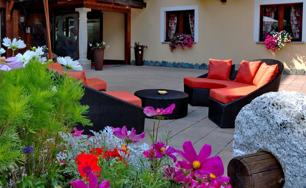 Hotel Boton D'Or & Wellness A La Thuile Bagian luar foto
