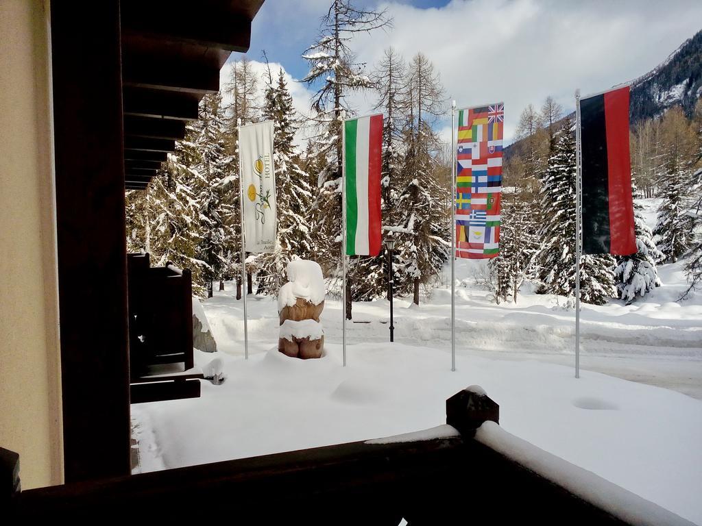 Hotel Boton D'Or & Wellness A La Thuile Bagian luar foto