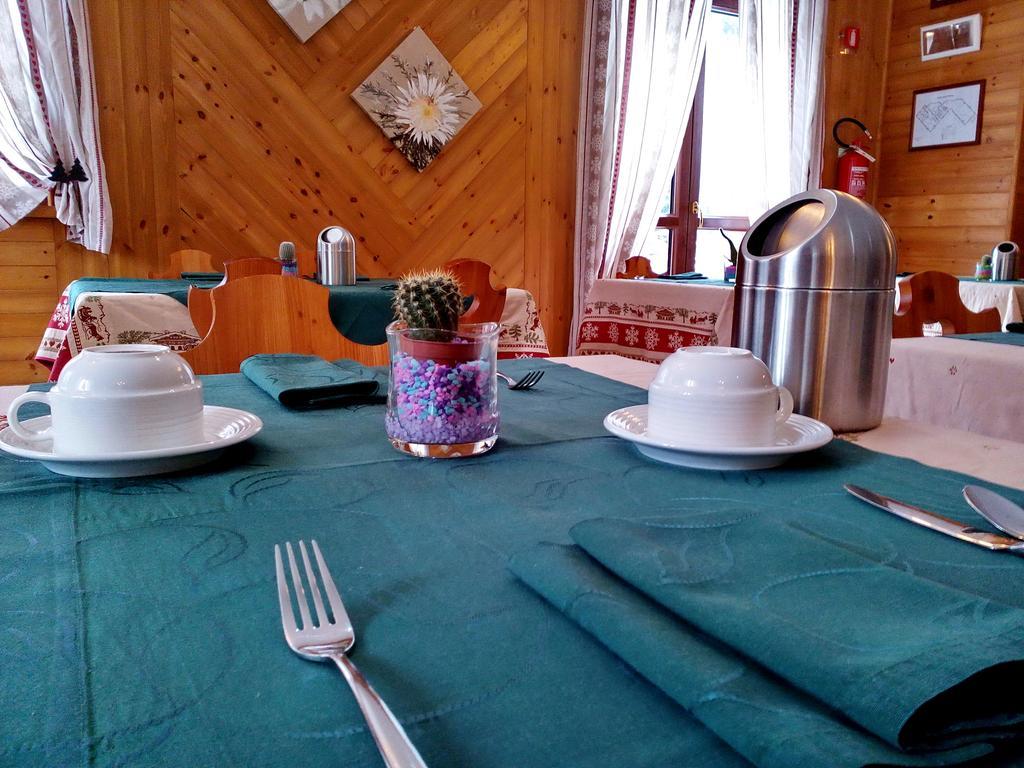 Hotel Boton D'Or & Wellness A La Thuile Bagian luar foto