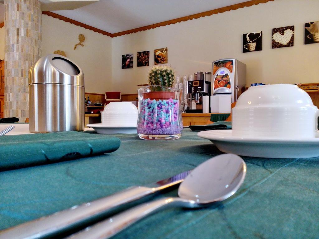 Hotel Boton D'Or & Wellness A La Thuile Bagian luar foto