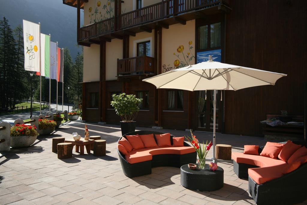 Hotel Boton D'Or & Wellness A La Thuile Bagian luar foto