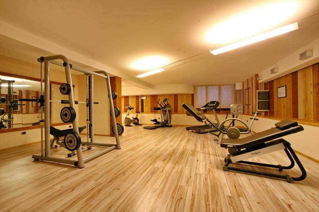 Hotel Boton D'Or & Wellness A La Thuile Bagian luar foto