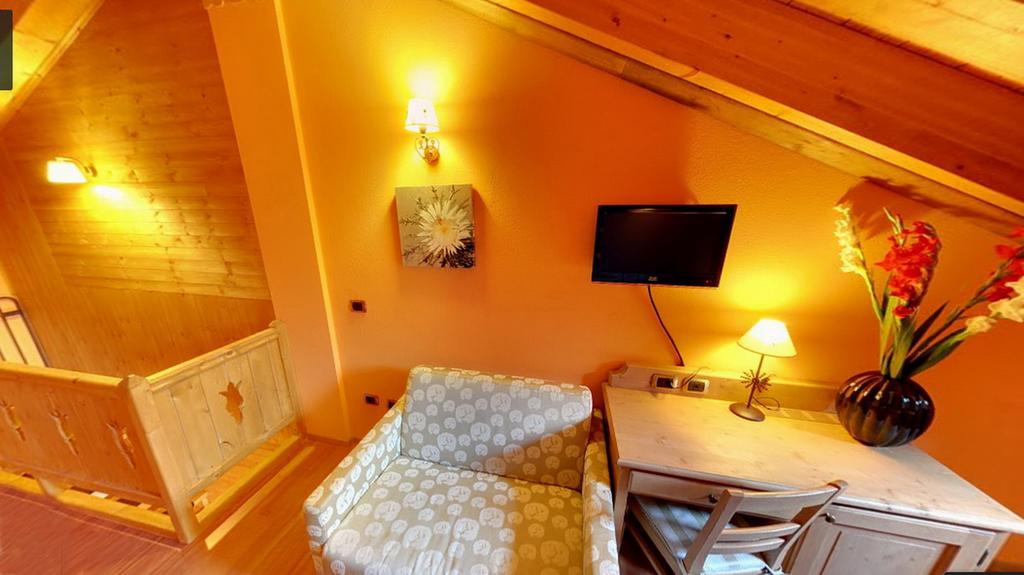 Hotel Boton D'Or & Wellness A La Thuile Bagian luar foto