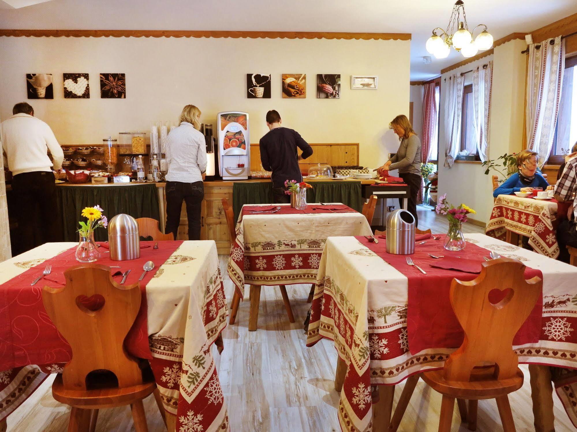 Hotel Boton D'Or & Wellness A La Thuile Bagian luar foto
