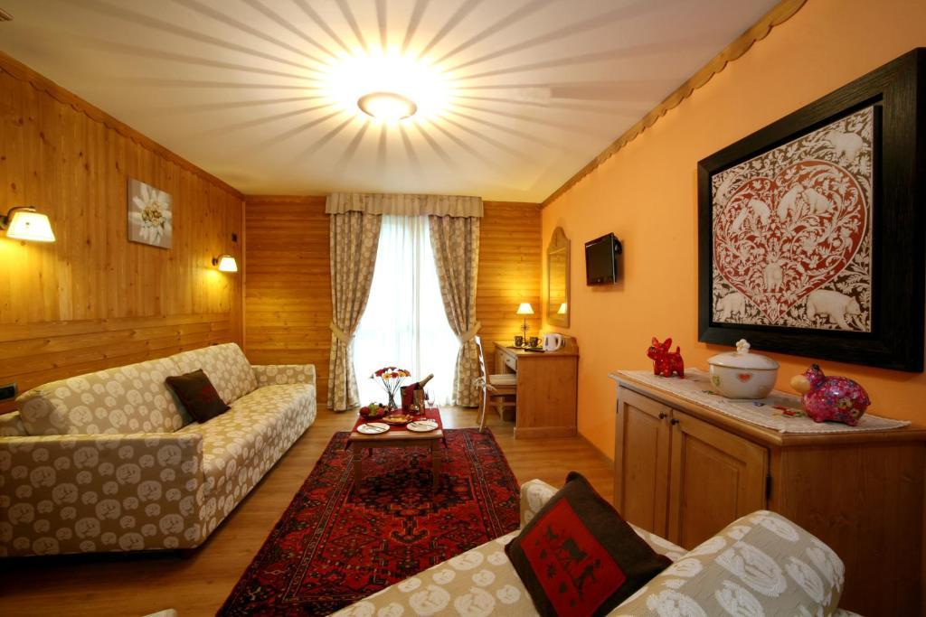 Hotel Boton D'Or & Wellness A La Thuile Bagian luar foto